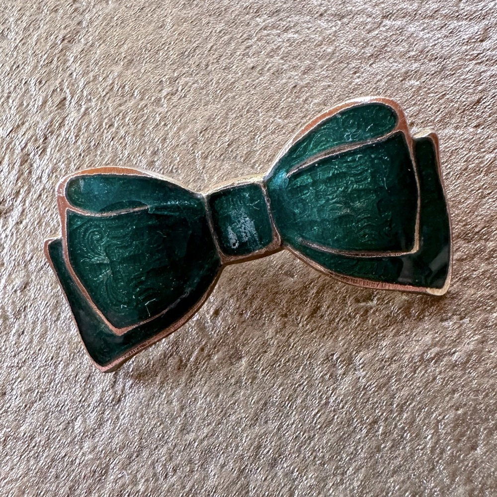 Vintage Petite Teal Green Enamel Bow Brooch Pin Gold Tone - Picture 6 of 8